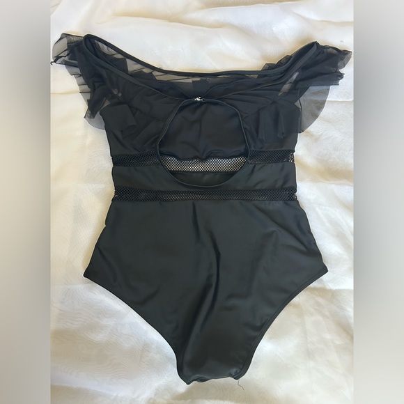 Black ruffle swimsuit - Picture 3 of 3
